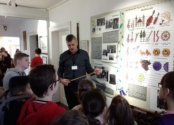 Grafika 11: Egzotycznie i  ludowo, czyli udana wyprawa na Kaszuby