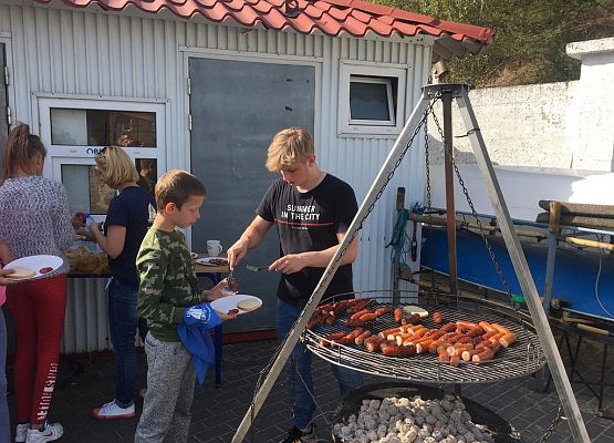 Grafika 6: Z żeglarskim pozdrowieniem