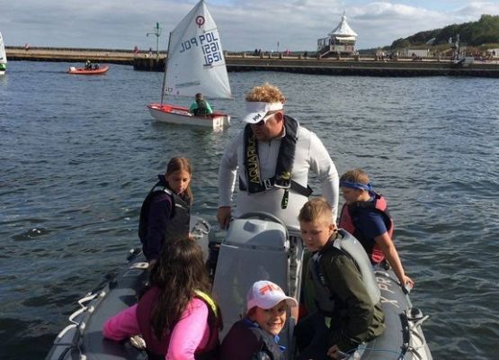 Grafika 9: Z żeglarskim pozdrowieniem