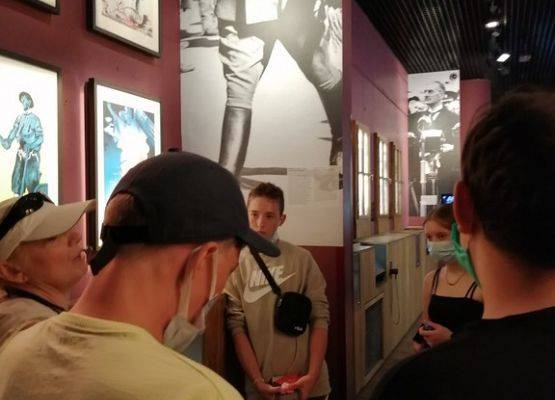 Grafika 5: Ósmoklasiści na wycieczce w Gdańsku