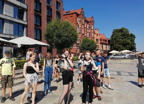 Grafika 8: Ósmoklasiści na wycieczce w Gdańsku