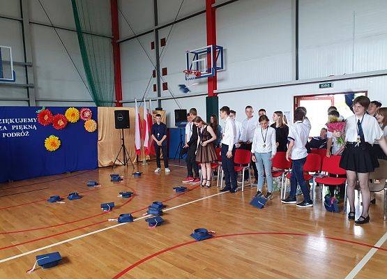 Grafika 14: Pożegnanie absolwentów