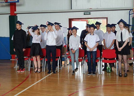 Grafika 13: Pożegnanie absolwentów