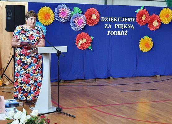 Grafika 5: Zakończenie roku szkolnego