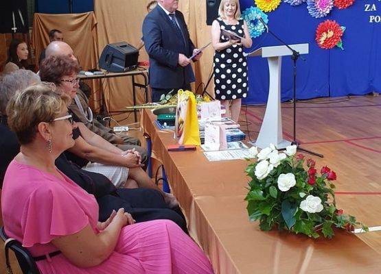 Grafika 3: Zakończenie roku szkolnego