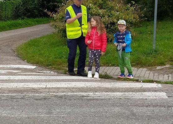 Grafika 4: Bezpieczeństwo w drodze do szkoły