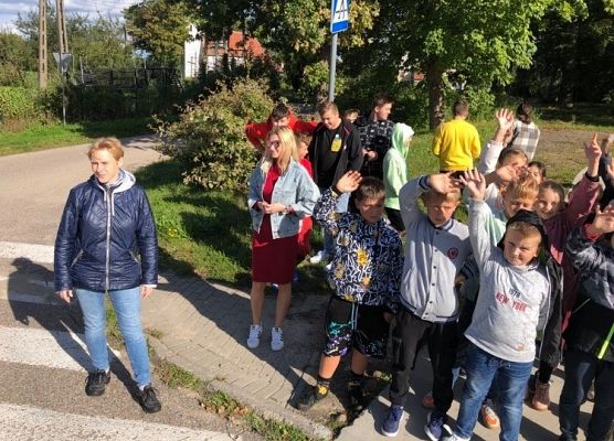 Grafika 4: Sprzątanie świata