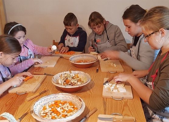 Grafika 12: Hej, przygodo!