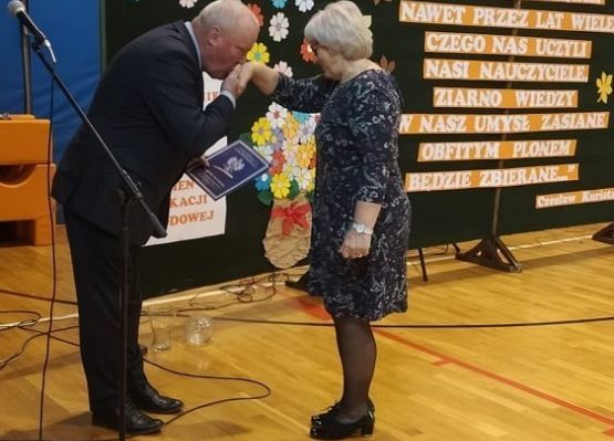 Grafika 19: Dzień Edukacji Narodowej