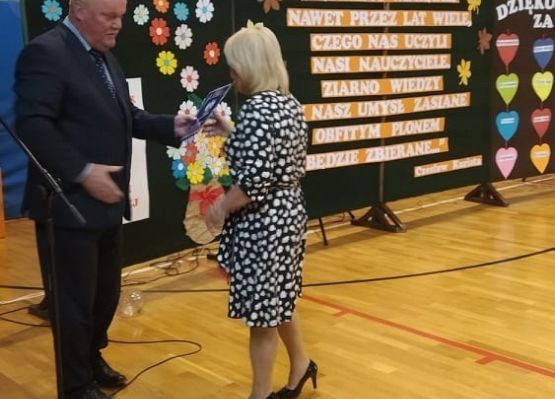 Grafika 16: Dzień Edukacji Narodowej