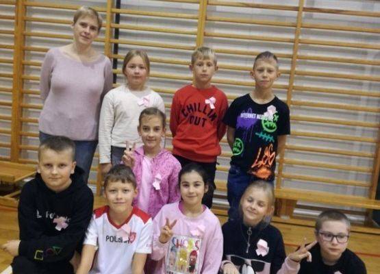 Grafika 3: Akcja „Różowa wstążeczka” w naszej szkole