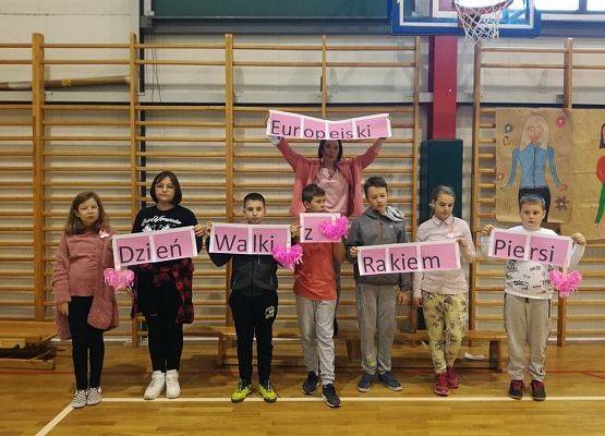 Grafika 6: Akcja „Różowa wstążeczka” w naszej szkole