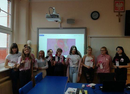 Grafika 8: Akcja „Różowa wstążeczka” w naszej szkole