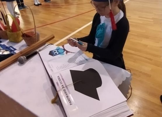 Grafika 12: Pasowanie pierwszoklasistów