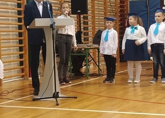 Grafika 15: Pasowanie pierwszoklasistów