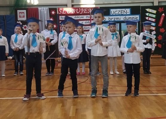 Grafika 19: Pasowanie pierwszoklasistów