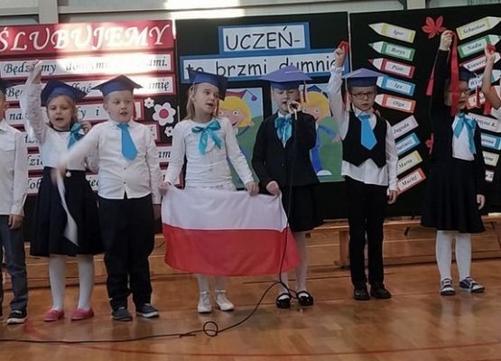 Grafika 4: Pasowanie pierwszoklasistów