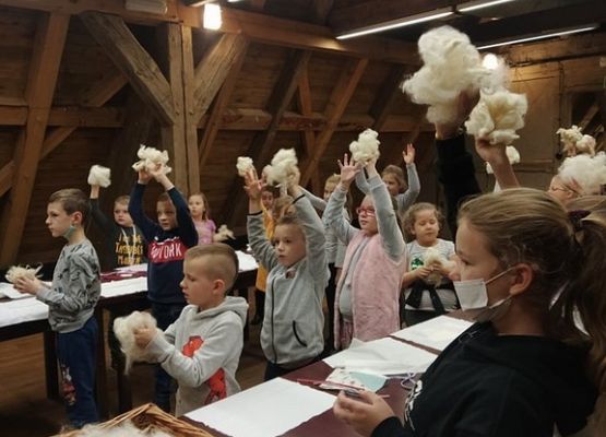 Grafika 7: W Muzeum Kultury Ludowej w Swołowie