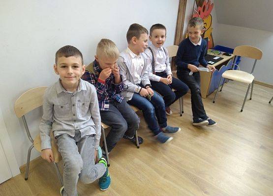 Grafika 6: Pasowanie na Świetliczaka