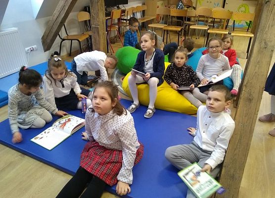 Grafika 3: „Czytanie książek to najpiękniejsza zabawa, jaką sobie ludzkość wymyśliła.”