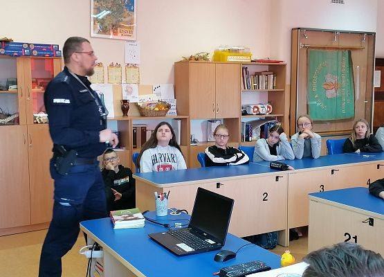 Grafika 3: Wszystko o cyberprzemocy