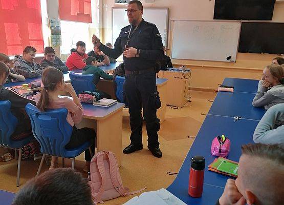 Grafika 4: Wszystko o cyberprzemocy