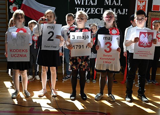 Grafika 2: Witaj Maj, Trzeci Maj!