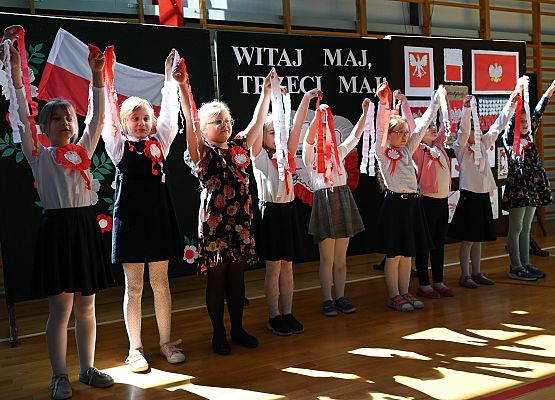 Grafika 4: Witaj Maj, Trzeci Maj!