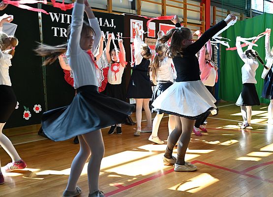 Grafika 6: Witaj Maj, Trzeci Maj!