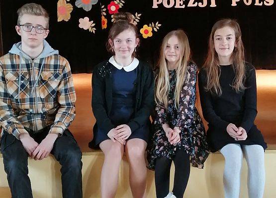 Grafika 8: Niektórzy lubią poezję