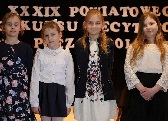 Grafika 2: Niektórzy lubią poezję