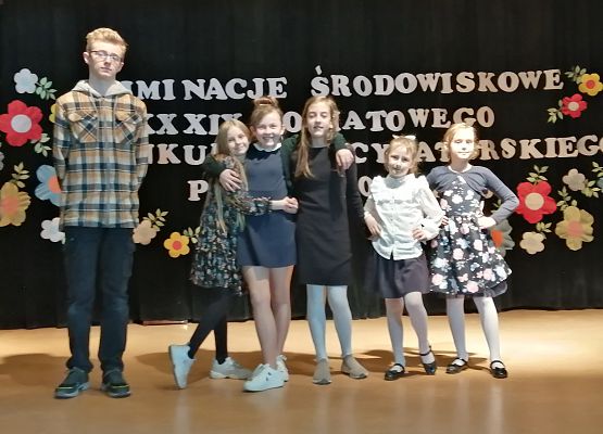 Grafika 5: Niektórzy lubią poezję