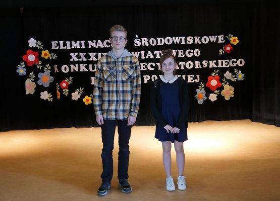 Grafika 4: Niektórzy lubią poezję