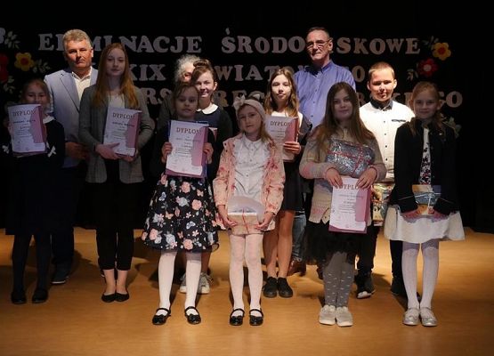 Grafika 1: Niektórzy lubią poezję