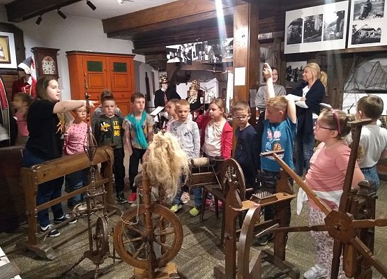 Grafika 3: Wycieczka w ramach projektu " Poznaj Polskę"