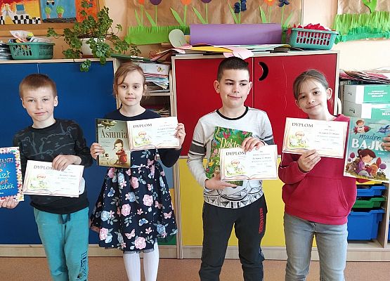 Grafika 7: Czytam i buduję