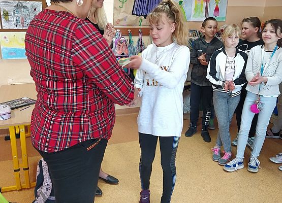 Grafika 2: Czytam i buduję