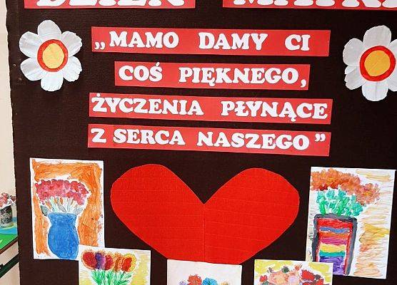 Grafika 1: " Majowe kwiatki wstążką związane. Niech sto lat żyją Mamy kochane!"