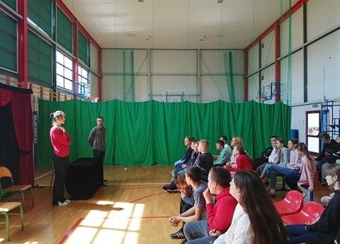 Grafika 1: Nie bądźmy obojętni