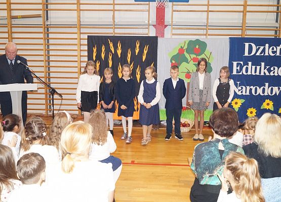 Grafika 8: Dzień Edukacji Narodowej