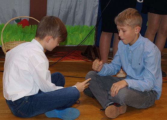 Grafika 19: Dzień Edukacji Narodowej