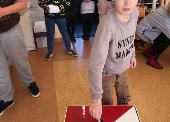 Grafika 9: Szkolna lekcja demokracji