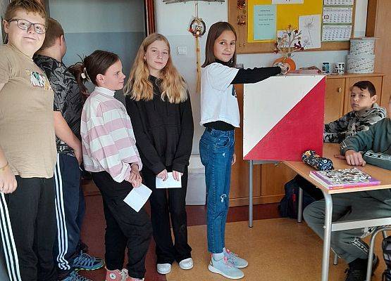 Grafika 12: Szkolna lekcja demokracji