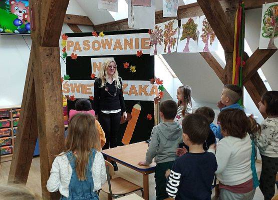 Grafika 10: Pasowanie na Świetliczaka