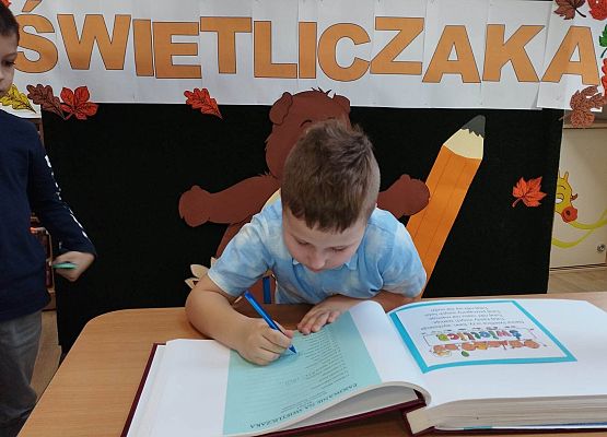 Grafika 14: Pasowanie na Świetliczaka