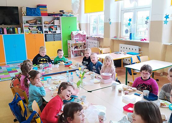 Grafika 1: " Trzymaj Formę"