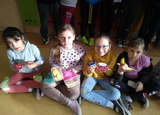 Grafika 6: " Trzymaj Formę"