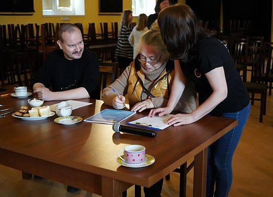 Grafika 8: Niektórzy lubią poezję