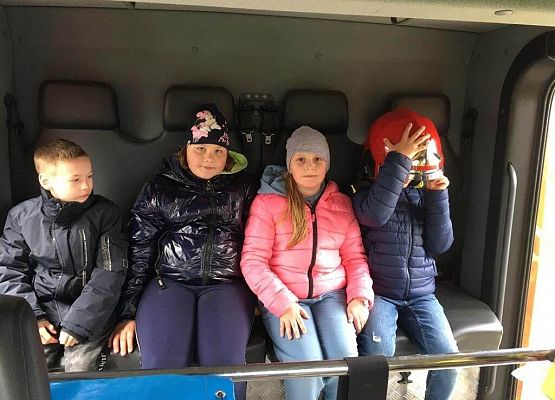 Grafika 11: Po pracy ognisko i wspólna zabawa