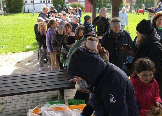 Grafika 4: Po pracy ognisko i wspólna zabawa